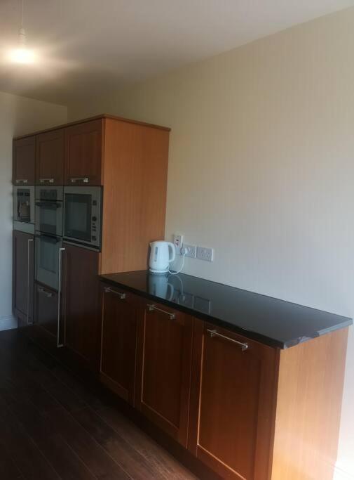 Spacious And Warm 2 Bedroom Apartment Sleeps Up To 5 Athy Extérieur photo